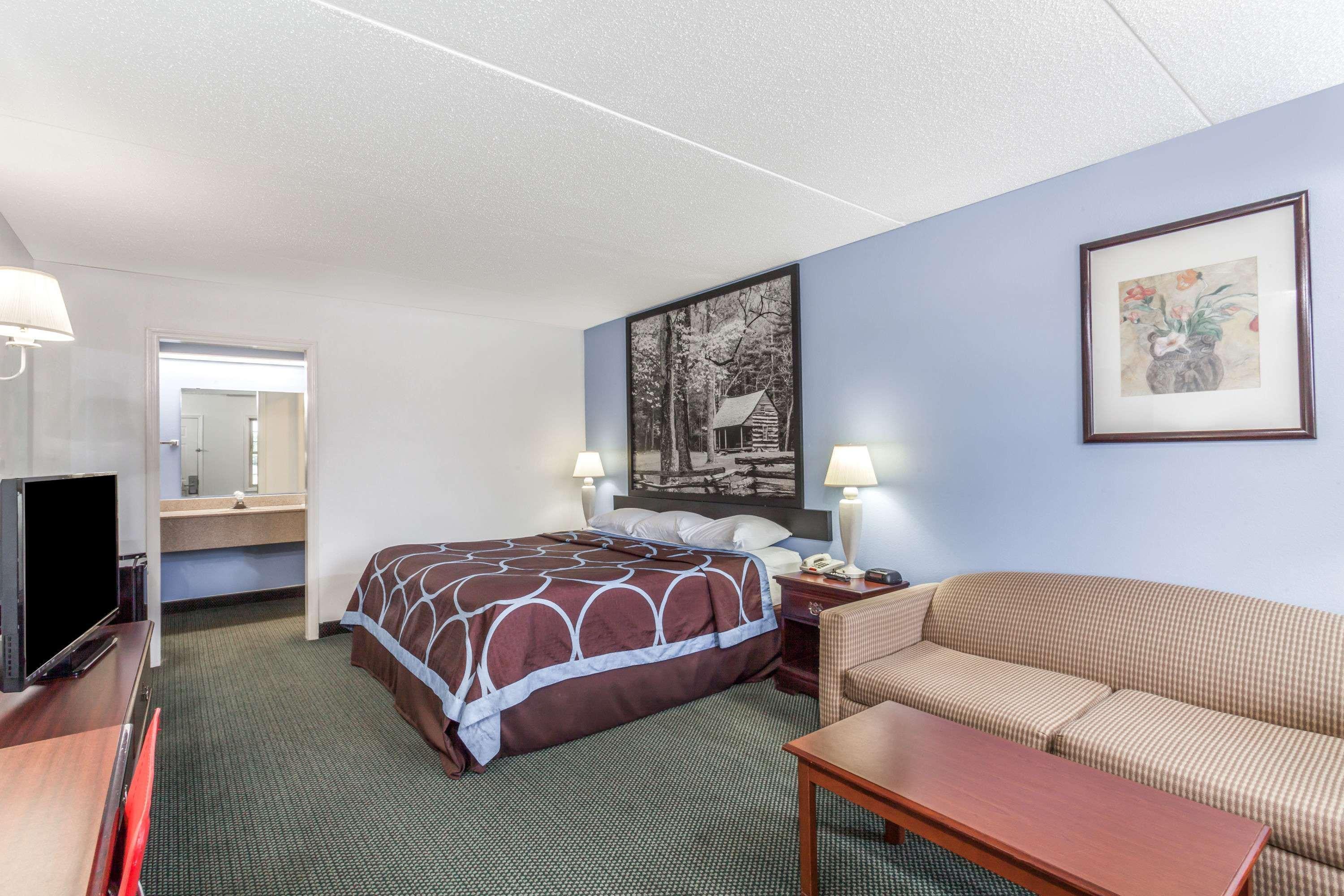 Super 8 By Wyndham Kingston Hotel Buitenkant foto