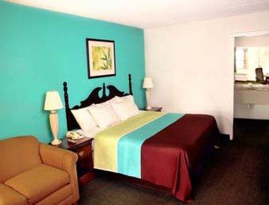 Super 8 By Wyndham Kingston Hotel Buitenkant foto
